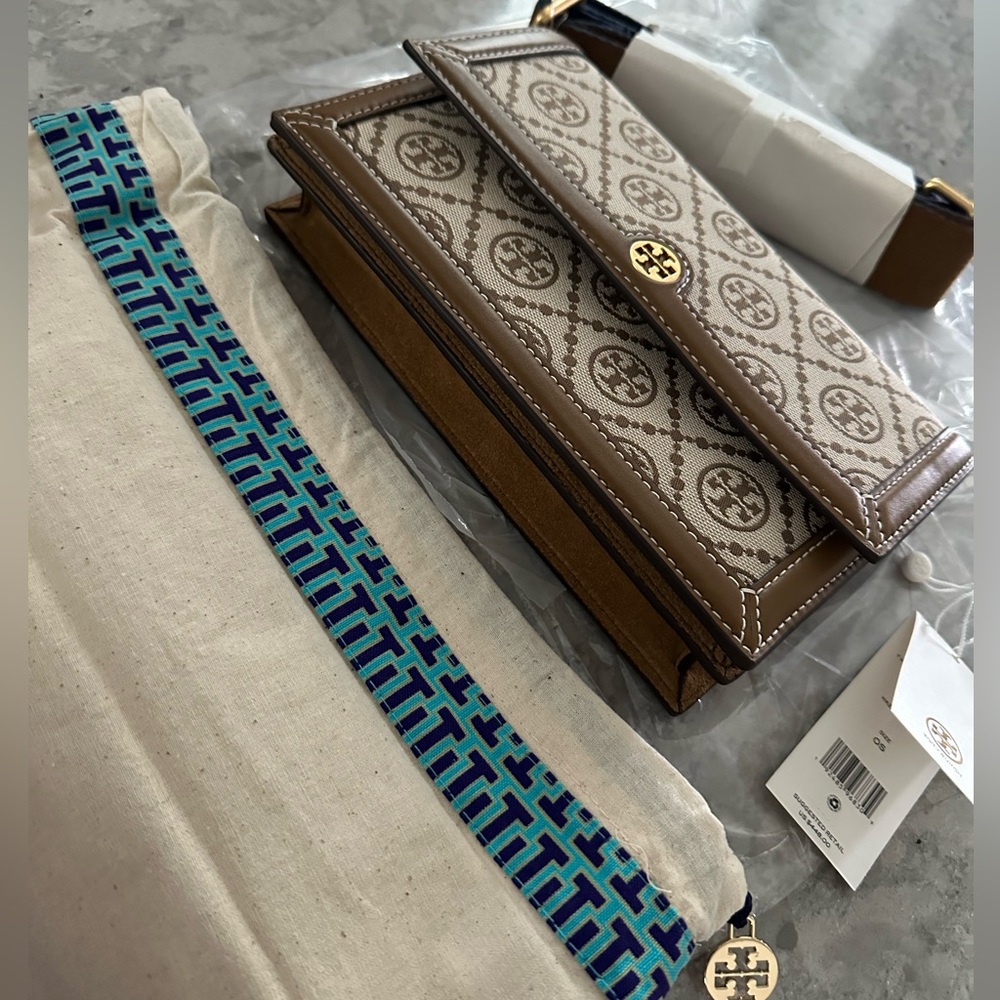 Tory Burch T Monogram Jacquard Shoulder Bag - Picture 4 of 6